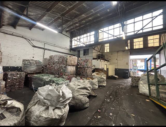 360M² WAREHOUSE TO LET IN EPPING INDUSTRIAL